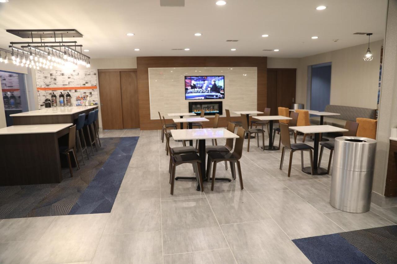 蒙哥马利温德姆拉昆塔套房酒店 外观 照片